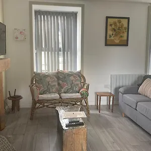  Apartment Kilaturley House