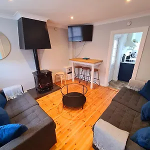 Stylish 3 Bedroom House Hébergement de vacances
