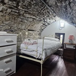  Holiday home Ballindooley Castle
